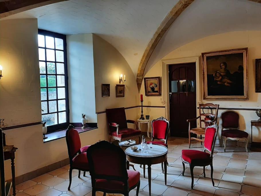 Chateau De Mornay Saint-Pierre-de-l'Isle Εξωτερικό φωτογραφία